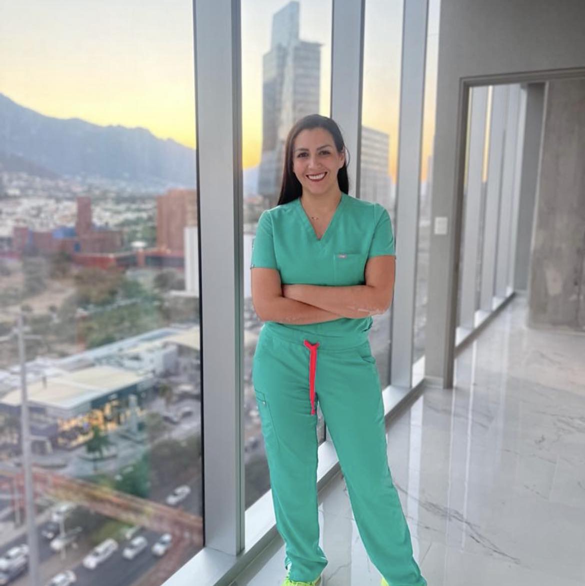 Dra. Magaly Peña en Hospital Ángeles Valle Oriente